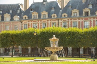 Marais: Discover the Medieval Heart of Paris - Meeting point at Bastille: quick and easy start