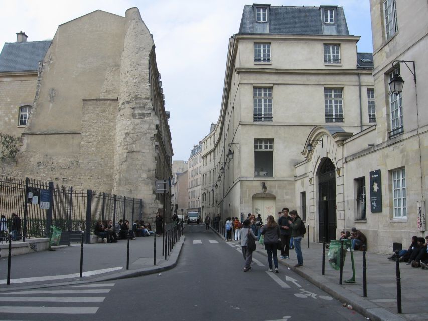 Marais Walking Tour: Lifestyle in Paris - Meet on Rue de Rivoli by Saint-Paul for a 150-Minute Focus