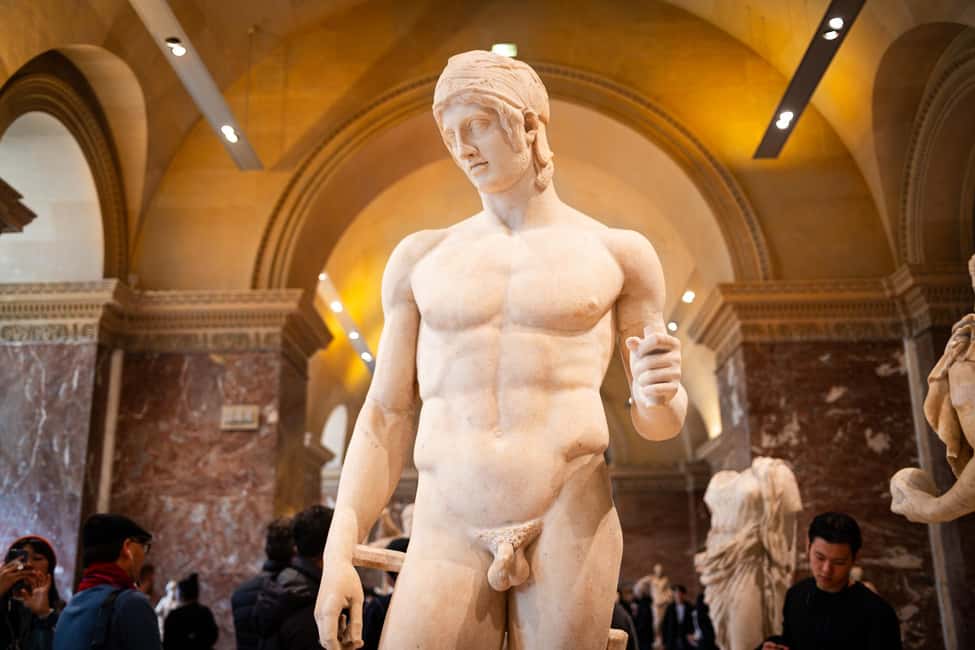 Mona Lisa & Treasures: 6-people Max Louvre Experience - The Mona Lisa Without the Fog