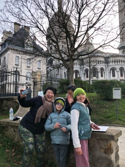 Montmarte painting session and walking tour for kids ! - Walking Tour for Kids: Games, Riddles, and Little Challenges