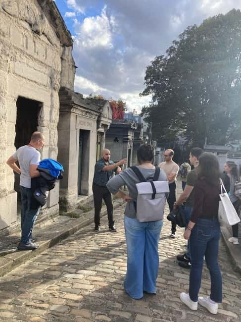 Montmartre for Art Lovers - Walking tour with Expert Guide - Dalida Statue: Turning Pop Culture Into Street-Level Art
