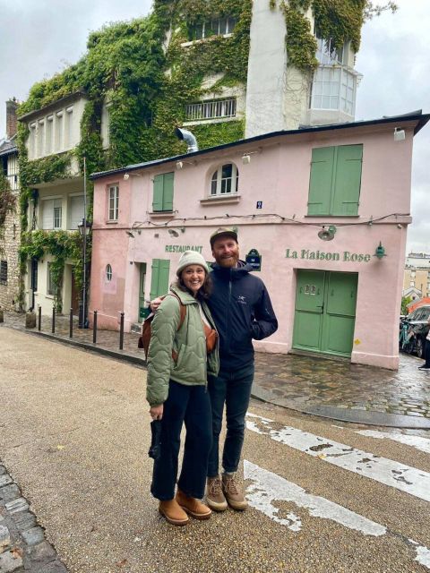 Montmartre: Guided tour to Sacré-Coeur - Windmills, vineyard wine, and the pink Maison Rose