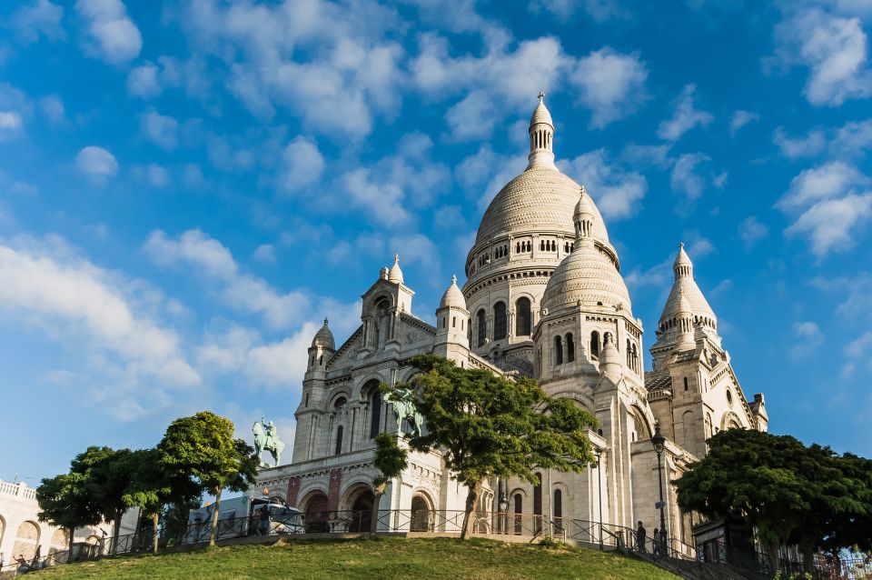 Montmartre: Private Treasure Hunt for Families and Kids - Price and value: what $577 per group really buys
