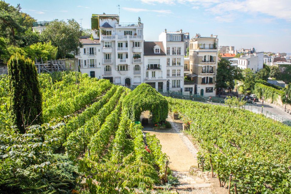 Montmartre & Sacré Coeur: 2.5-Hour Walking Tour - Moulin Rouge and Belle Époque cabaret stories