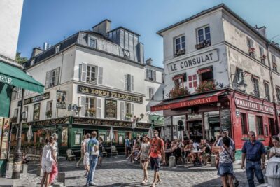 Montmartre & Sacré Coeur: 2.5-Hour Walking Tour - Place du Tertre and the lanes around artists