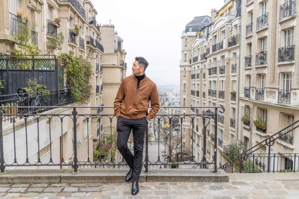 Montmartre Sacre Coeur area photoshoot by Paris photographer - Your Montmartre-Sacré-Cœur session starts with a steep, photogenic walk