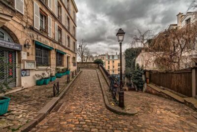 Montmartre Walking Tour in English - Where You Start by Métro Blanche (and How Not to Miss the Group)