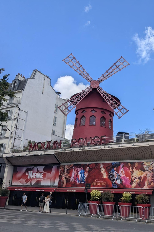 Montmartre Walking Tour - Place des Abbesses and the I love you wall: street art with a clever story