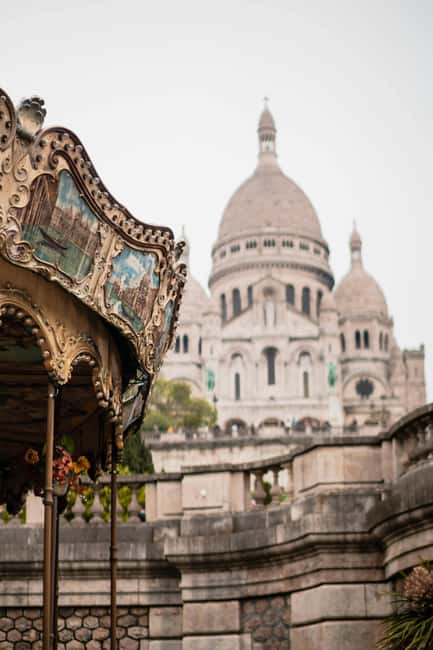 Montmatre Walking Tour: the essential highlights+ - Starting at Anvers: how you get your bearings fast