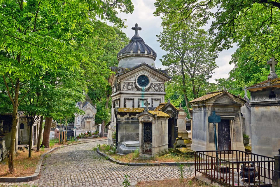 Mysteries of Père Lachaise - Stop 4: Count of Lavalette, adventure with a shadow
