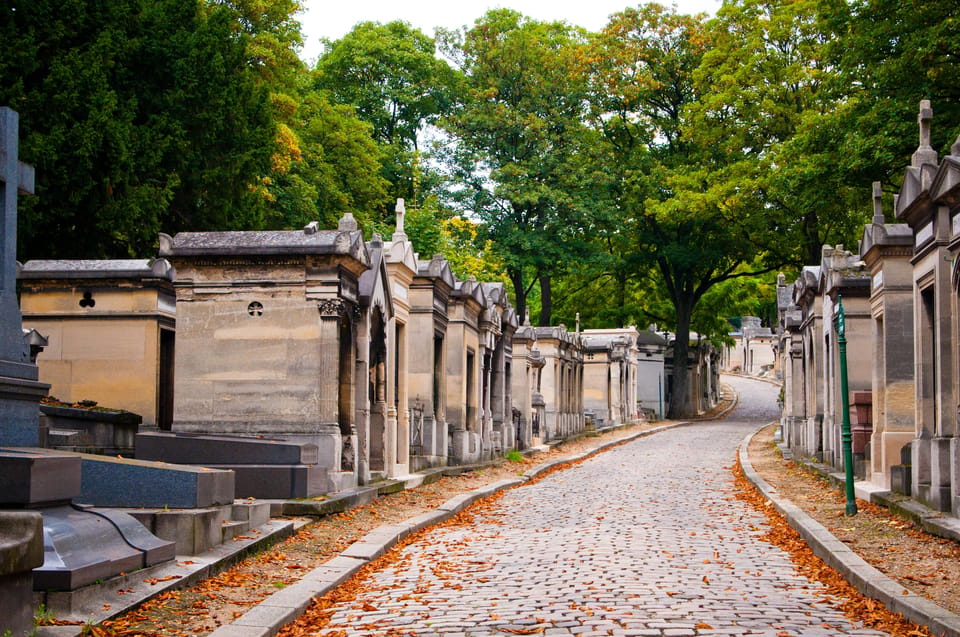 Mysteries of Père Lachaise - Stop 5: Alan Kardec and spiritualism after death