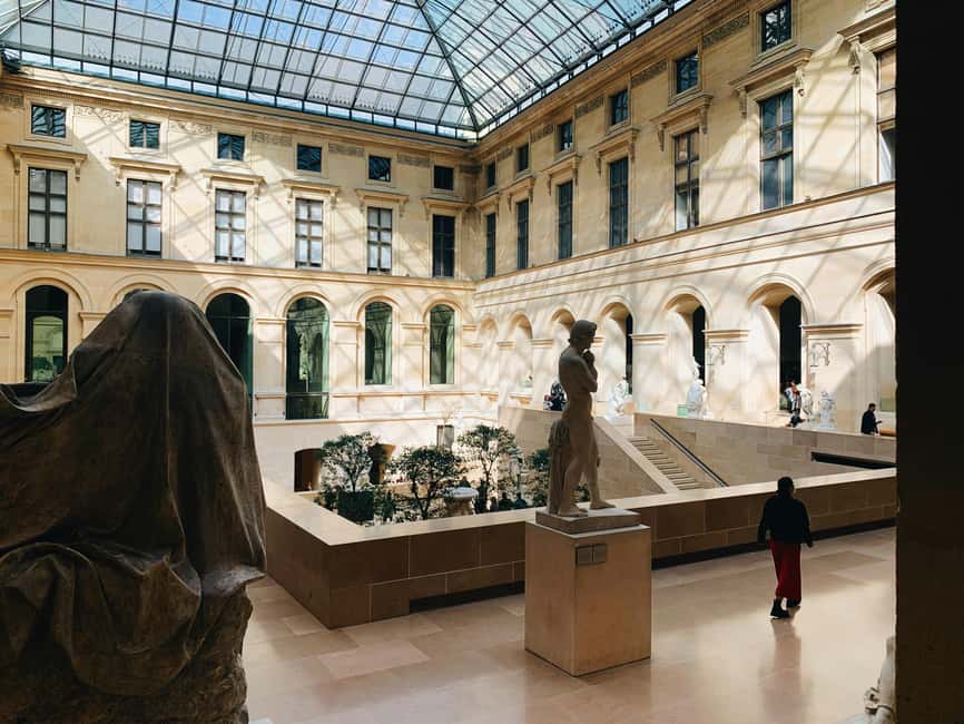Night at the Louvre Museum: 6-people Max Guided Exploration - Comfortable Walking and Accessibility: Plan Smart if You Need Fewer Steps