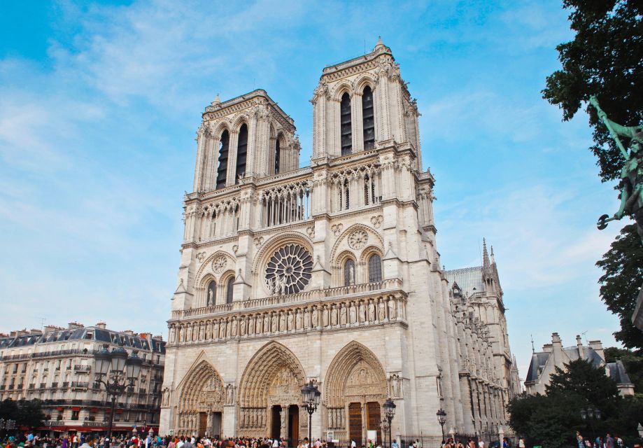 Notre-Dame Outside Île de la Cité & St Severin Private Tour - Île de la Cité: Getting Your Bearings Fast