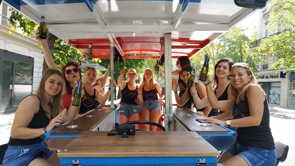 Paris: 1.5-Hour Eiffel Tower Beer Bike Tour - Group size, roles, and why the bike bar works for mixed groups