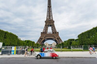 Paris: 1-Hour Vintage Citroen 2CV Tour - Pickup in central Paris: where the time advantage comes from