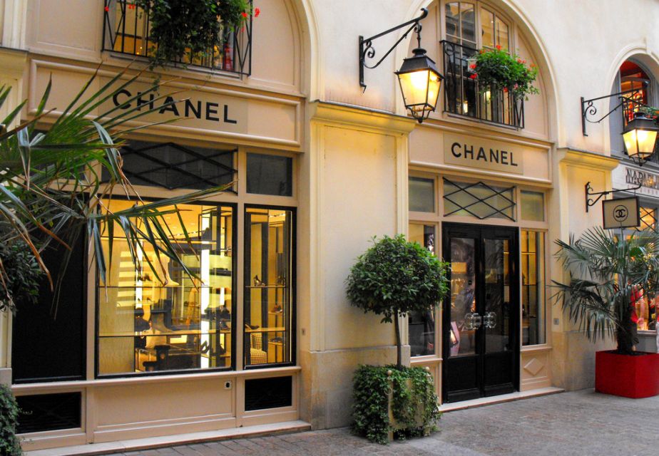 Paris 1h30-Hour Perfume Walking Tour - Stop-by-stop: what the 3 perfume shops teach you