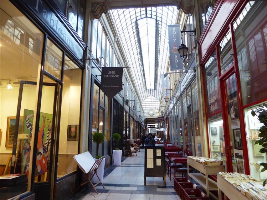 Paris: 2-Hour Passages Private City Tour in German - Passage des Panoramas: the one that feels most like a covered city moment