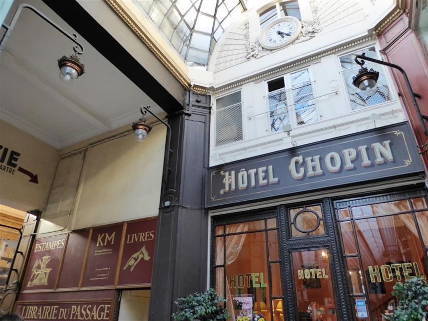 Paris: 2-Hour Passages Private City Tour in German - Starting at Le Peletier: the perfect launch point for a short, smart walk
