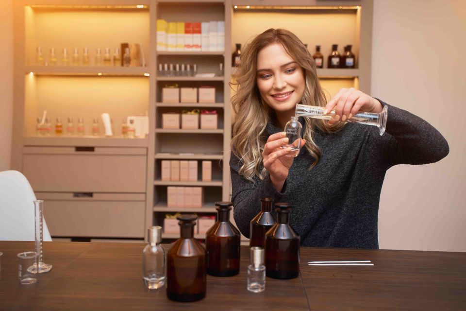 Paris: 2-Hour Perfume Creation Workshop - Blending your signature: 2 or 3 fragrances, adjusted to your taste