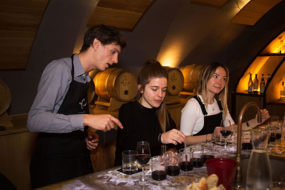 Paris: 2-Hour Wine Making Workshop - The 2-hour flow: tasting grapes, building your blend
