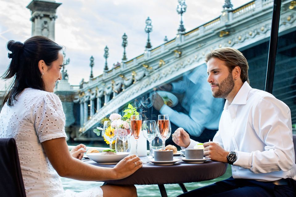 Paris: 3-Course-Dinner Cruise with Wine on the Seine River - Why this 75-minute Seine cruise works so well at twilight