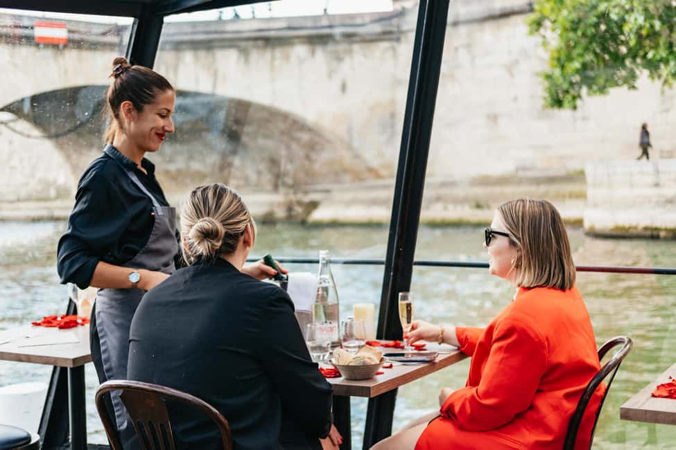 Paris : 3-Course Gourmet Dinner Cruise on Seine River - Which departure should you choose: 6:45 PM vs 9:15 PM