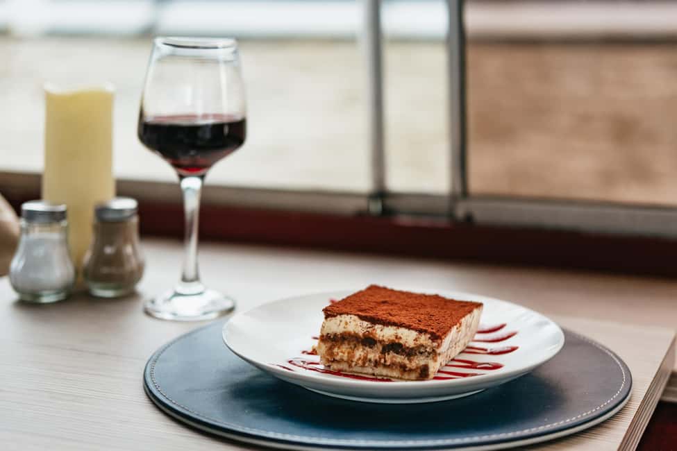 Paris: 3-Course Italian Meal Seine Cruise - Should You Book Trattoria en Seine?
