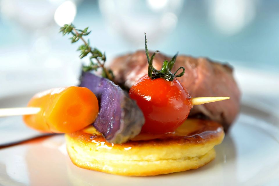 Paris: 3-Course Lunch Cruise on the River Seine - Should you book this ParisCityVision lunch cruise?