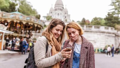 Paris: 3-Hour Private Tour from Champs Élysées to Montmartre - Starting on the Champs Élysées: more than a photo stop