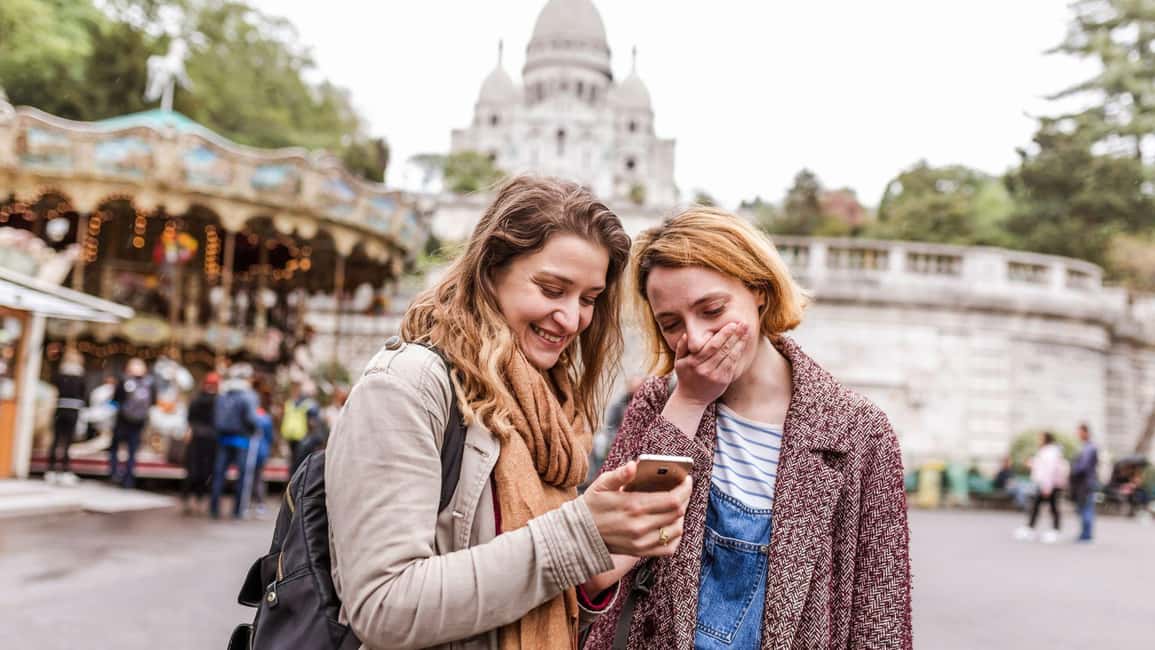 Paris: 3-Hour Private Tour from Champs Élysées to Montmartre - Starting on the Champs Élysées: more than a photo stop