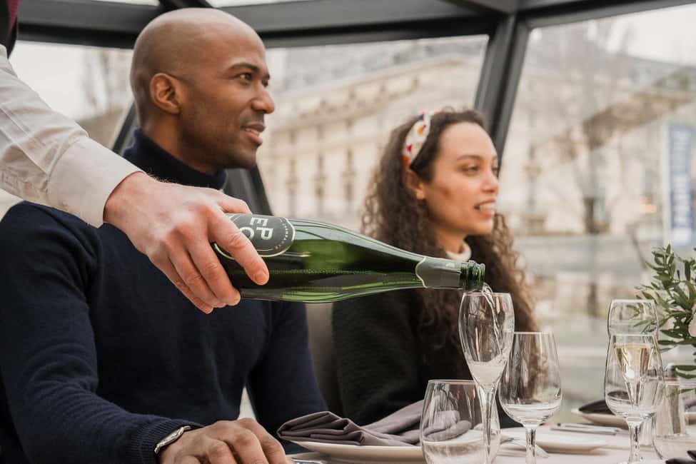Paris: 4-Course Dinner Cruise on Seine River with Live Music - Seating and the Excellence option: where you’ll actually want to sit