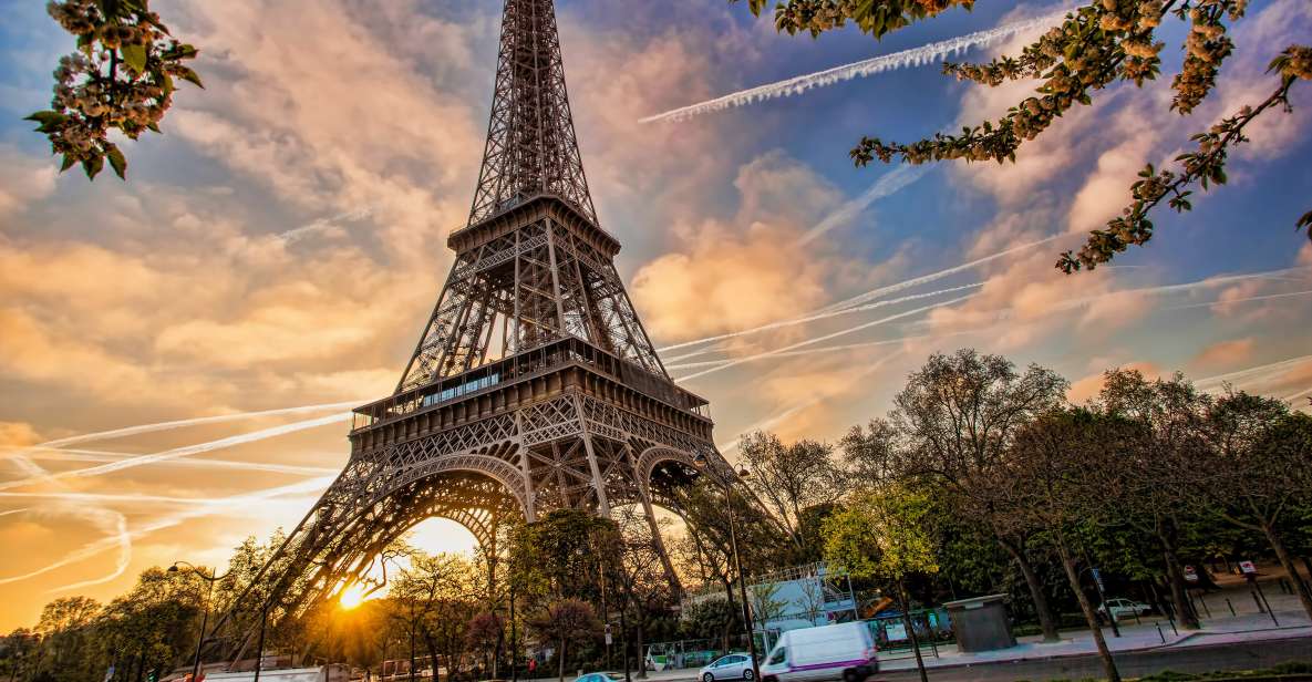 Paris: Access Eiffel Tower Summit or Second Level - The “guide up to the Eiffel Tower” model: what you get and what you don’t