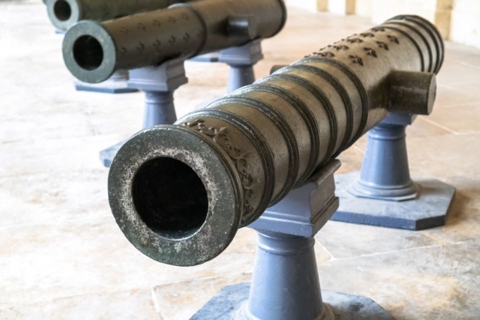 Paris: Army Museum Ticket and Seine River Cruise Combo - Planning your museum entry: hours, lines, and where mobility access is