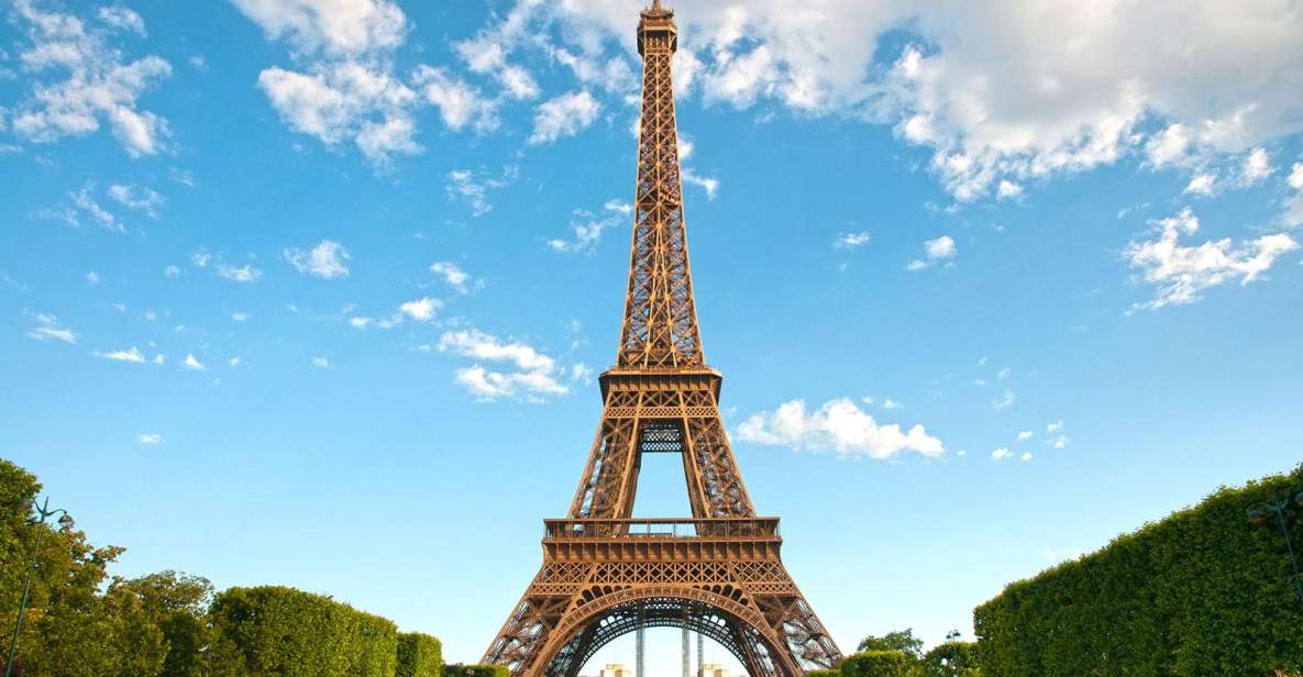 Paris Audioguide - TravelMate app for your smartphone - The size of the guide: 93 tracks you can finish your way