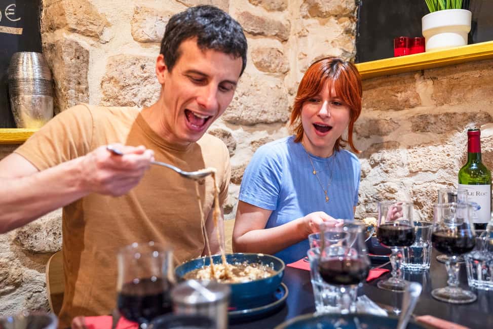 Paris: Authentic Food & Wine Tasting Tour in Le Marais - Where you’ll meet and how the 3-hour loop plays out