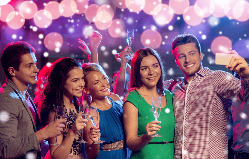 Paris: Bastille Day Special Evening Cruise - The three-course dinner with champagne: what’s included (and what to watch)