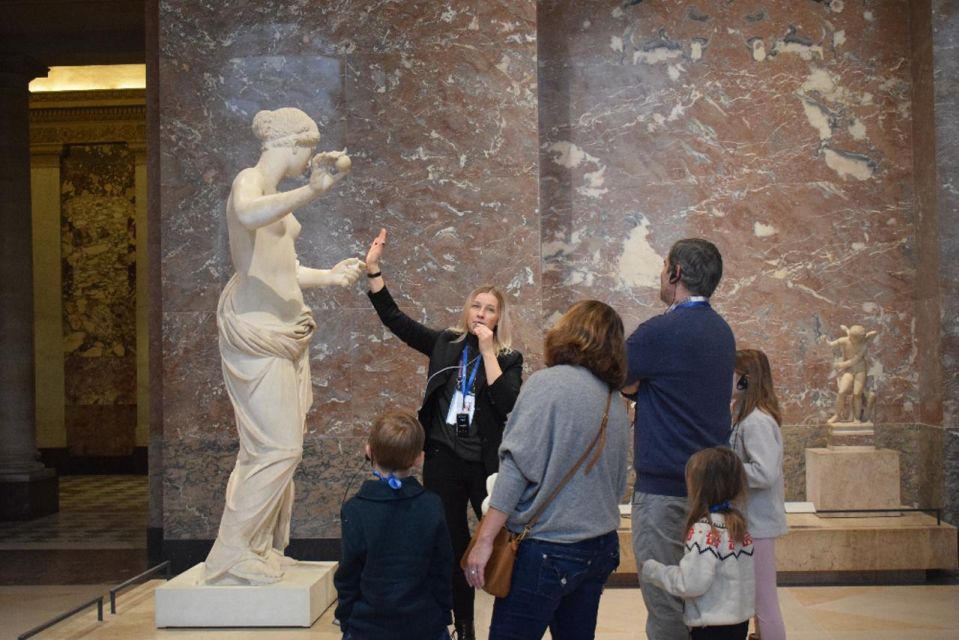 Paris: Best of the Louvre Guided Tour with Pre-booked Ticket - Passing the Louvre Pyramid: orientation in 5 minutes