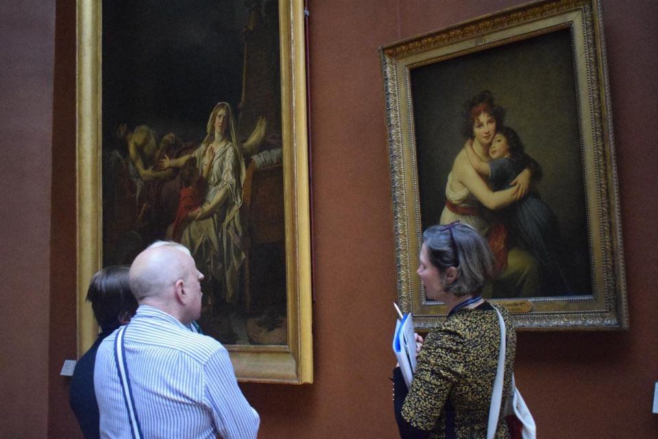 Paris: Best of the Louvre Guided Tour with Pre-booked Ticket - Mona Lisa time: how the guide makes the crowd manageable