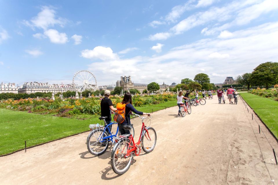 Paris Bike Tour: Eiffel Tower, Place de la Concorde & More - What to bring: shoes, weather gear, and bike-smart habits