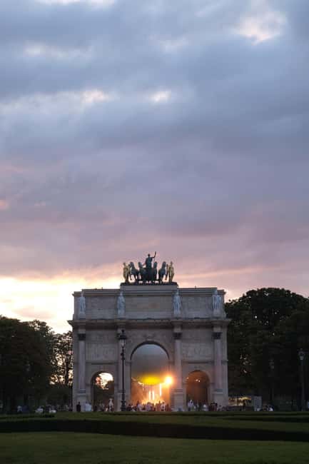 Paris By Night: 3-Hour Guided Bike Tour - The night-route stops that make Paris look like a movie