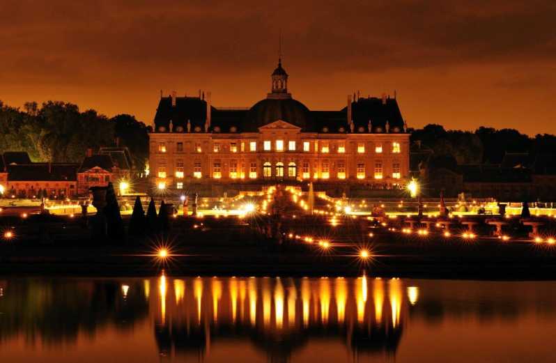 Paris: Candlelit Dinner at Vaux-le-Vicomte by Limousine - A Private Limo Ride to a Versailles-Era Masterpiece