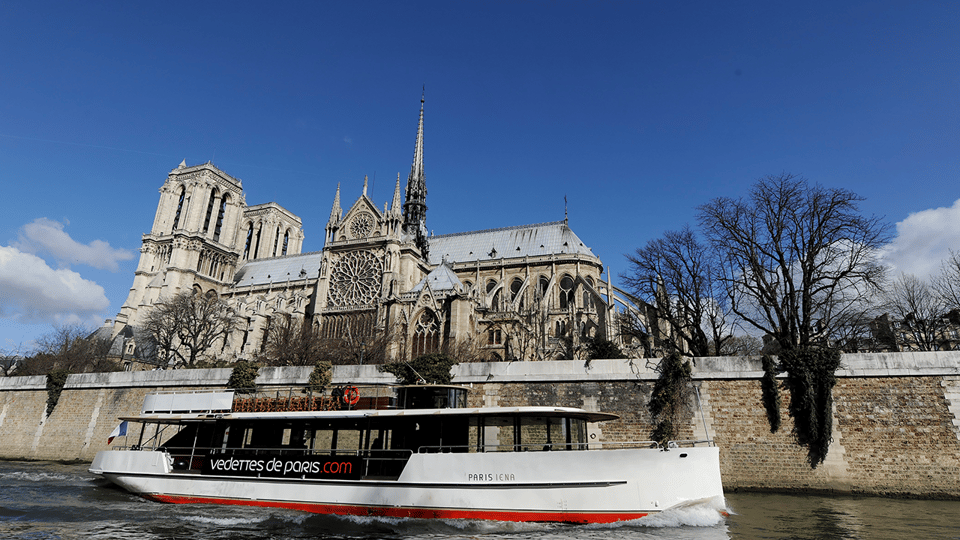 Paris: Champagne Tasting Cruise Departure from Eiffel Tower - Price and value: $93 for one hour of Champagne and views