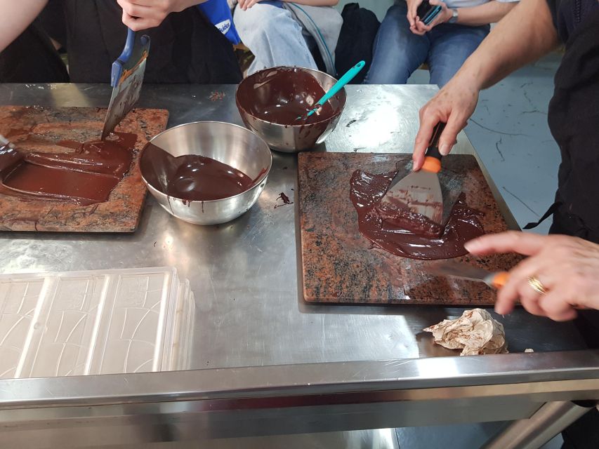 Paris: Chocolate Discovery Workshop and Tasting - History and nutrition: why this talk section can be genuinely useful