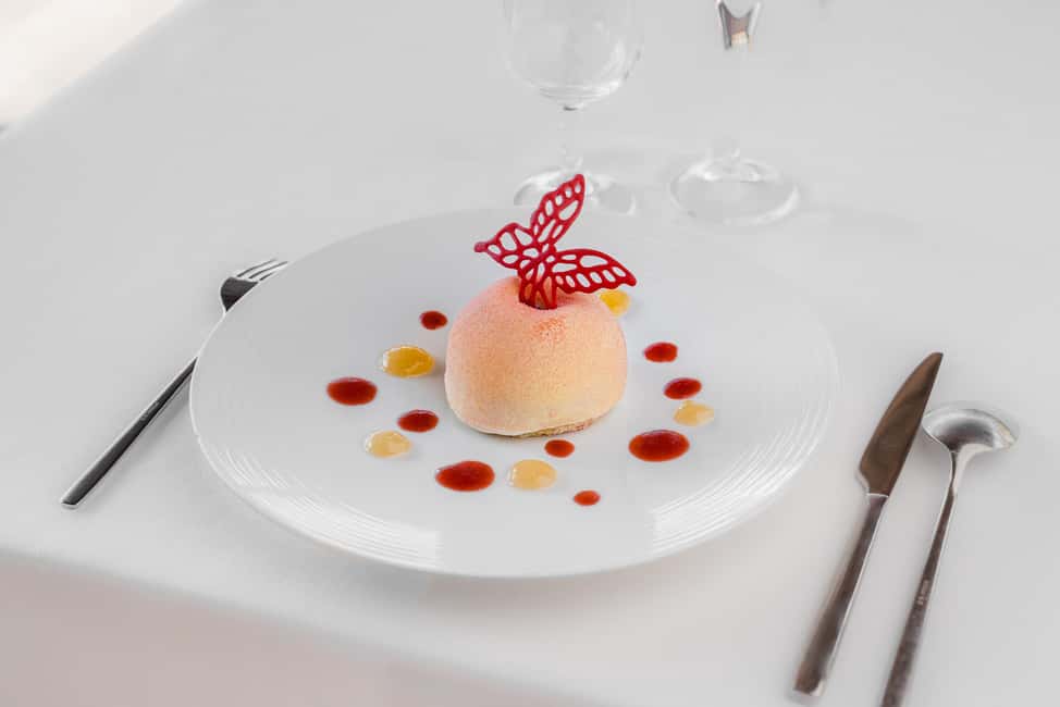 Paris : Christmas Special Lunch Cruise on the Seine River - Tips to make your cruise smoother (and more photo-ready)