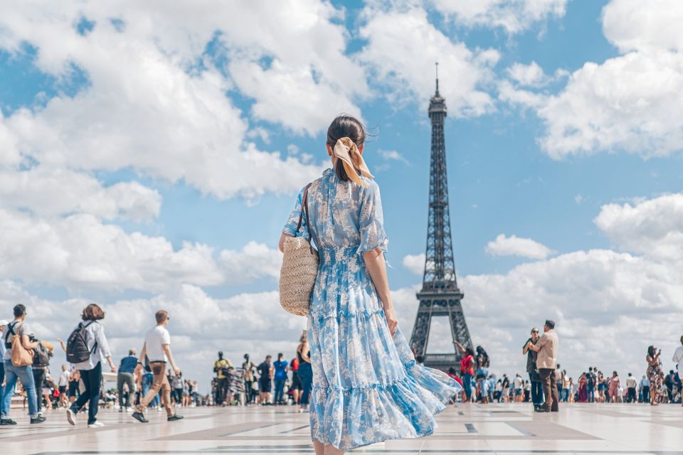Paris City Center Self-Guided Walking Tour - Pont Neuf to the Louvre Pyramid: river views and exterior time