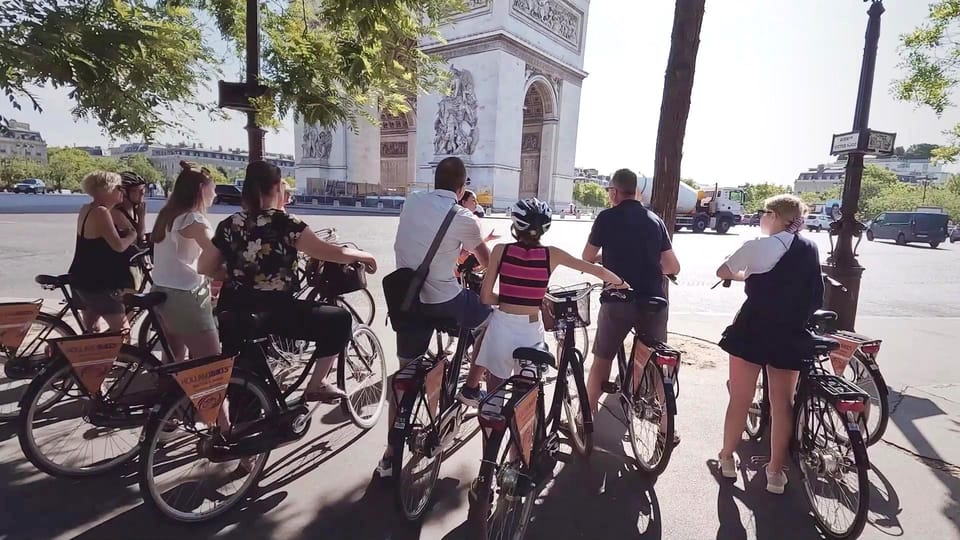 Paris: City Highlights Bike Tour - Who should book this tour