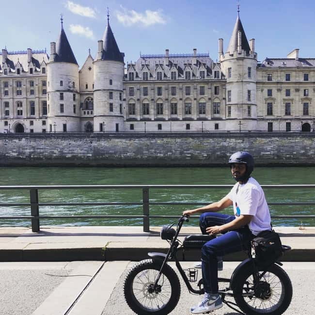 Paris: City Highlights Private Electric Bike Tour with video - The video and photo moments you’ll actually keep