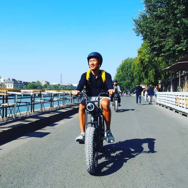 Paris: City Highlights Private Electric Bike Tour with video - The Marais: authentic streets and a Parisian-feeling finish