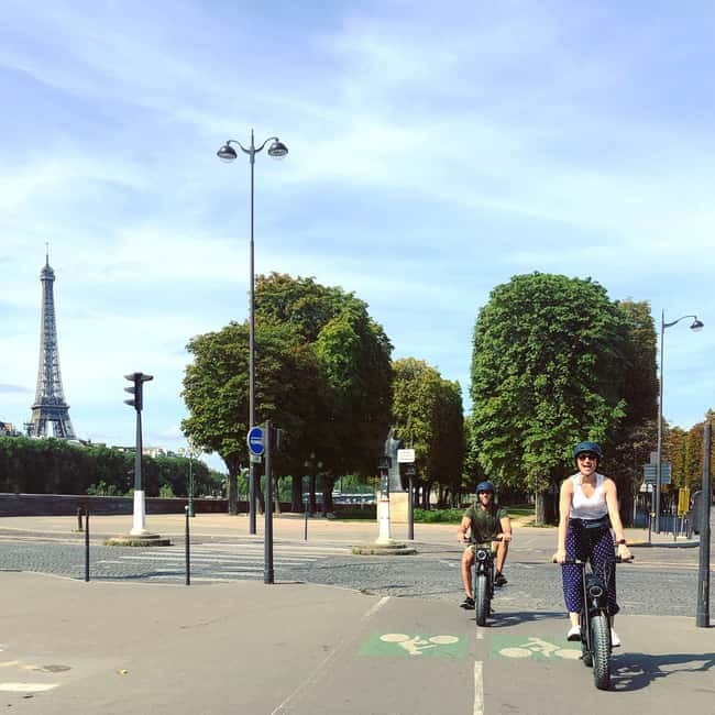 Paris: City Highlights Private Electric Bike Tour with video - E-bike assistance and pacing: how the ride stays comfortable