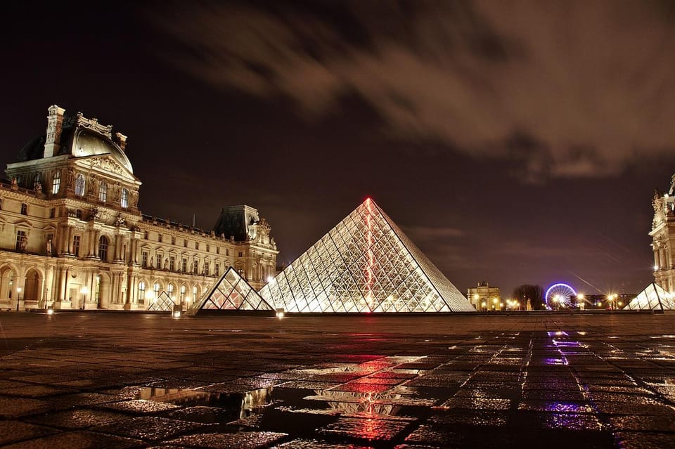 Paris: City of Lights Walk + Seine River Cruise - Timing the Seine cruise: blue hour, Notre-Dame silhouette, and the hourly Eiffel sparkle